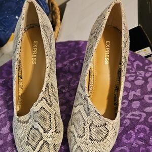 Express Black and Cream Heels with Stiletto Design